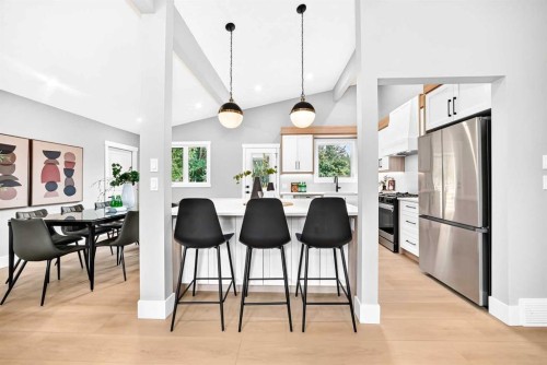 1635 32 Avenue Nw, Calgary, AB - Indoor