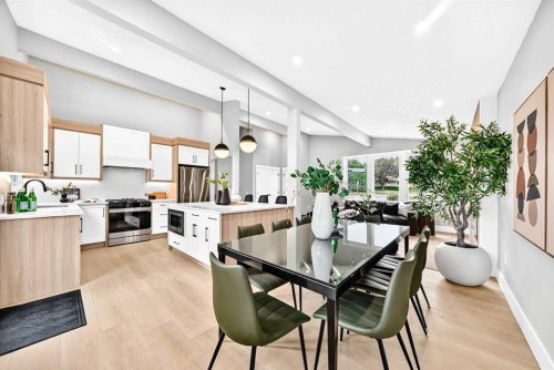 1635 32 Avenue Nw, Calgary, AB - Indoor Photo Showing Other Room