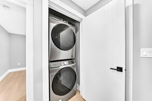 1635 32 Avenue Nw, Calgary, AB - Indoor Photo Showing Laundry Room
