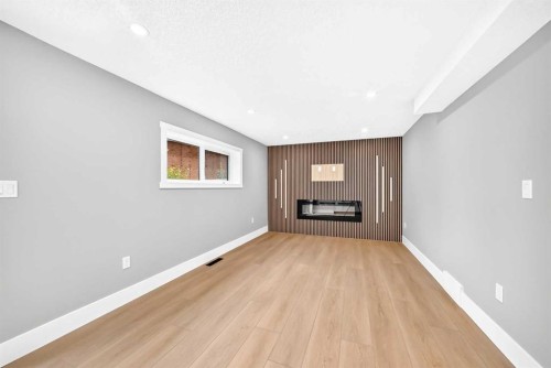 1635 32 Avenue Nw, Calgary, AB - Indoor Photo Showing Other Room