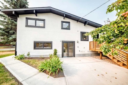 1635 32 Avenue Nw, Calgary, AB - Outdoor