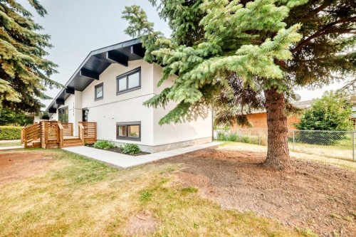 1635 32 Avenue Nw, Calgary, AB - Outdoor
