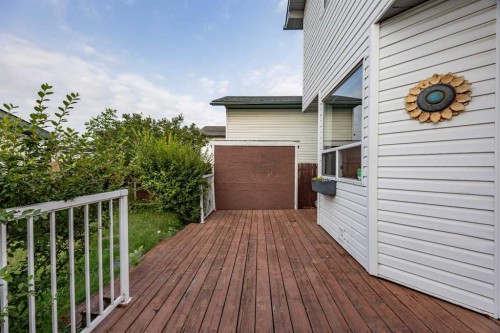 133 Applemead Close Se Close, Calgary, AB - Outdoor With Deck Patio Veranda With Exterior