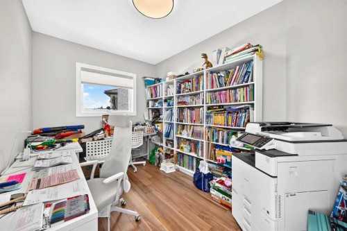 199 Hampstead Way Nw, Calgary, AB - Indoor Photo Showing Office