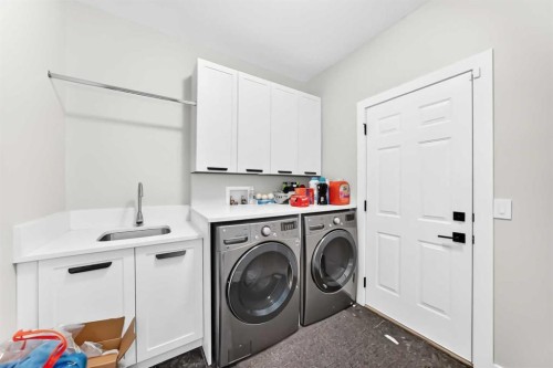 199 Hampstead Way Nw, Calgary, AB - Indoor Photo Showing Laundry Room