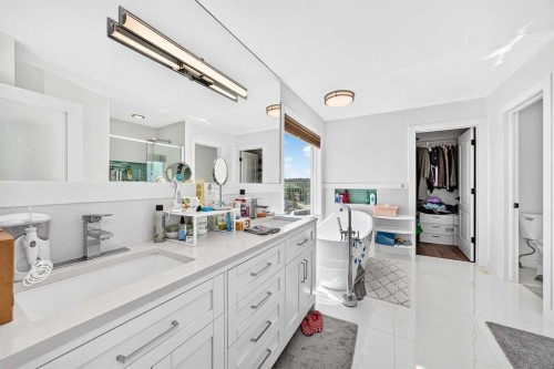 199 Hampstead Way Nw, Calgary, AB - Indoor Photo Showing Bathroom