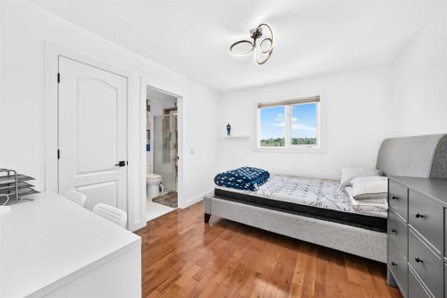 199 Hampstead Way Nw, Calgary, AB - Indoor Photo Showing Bedroom