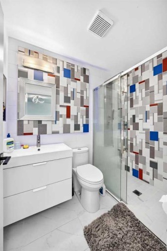 199 Hampstead Way Nw, Calgary, AB - Indoor Photo Showing Bathroom