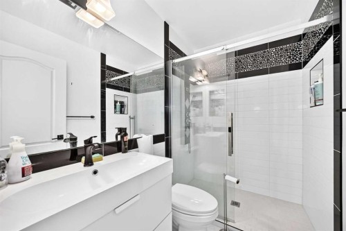 199 Hampstead Way Nw, Calgary, AB - Indoor Photo Showing Bathroom