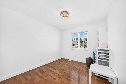 199 Hampstead Way Nw, Calgary, AB - Indoor Photo Showing Other Room