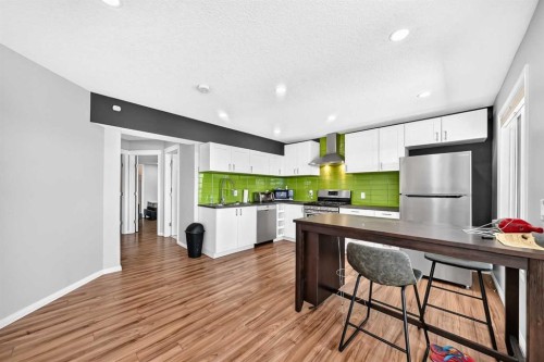 199 Hampstead Way Nw, Calgary, AB - Indoor Photo Showing Kitchen