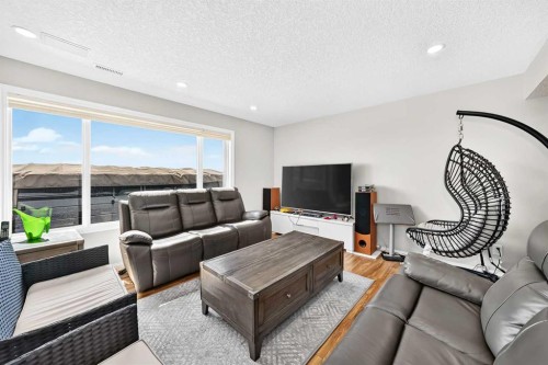 199 Hampstead Way Nw, Calgary, AB - Indoor Photo Showing Living Room