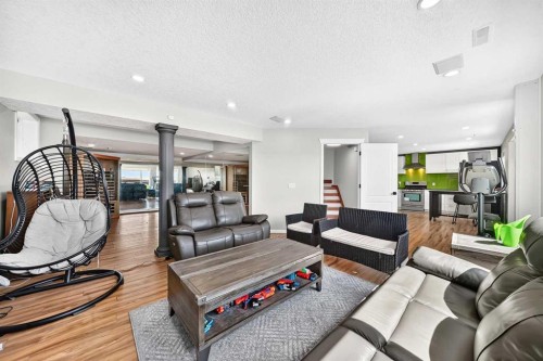 199 Hampstead Way Nw, Calgary, AB - Indoor Photo Showing Living Room