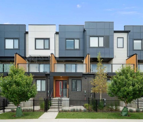 8528 21 Avenue Se, Calgary, AB - Outdoor With Facade