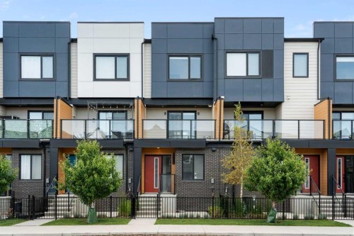8528 21 Avenue Se, Calgary, AB - Outdoor With Balcony With Facade