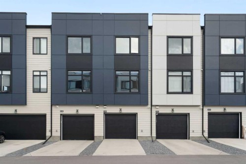 8528 21 Avenue Se, Calgary, AB - Outdoor