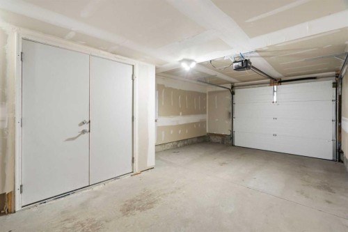 8528 21 Avenue Se, Calgary, AB - Indoor Photo Showing Garage