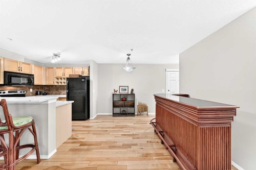 110-6315 Ranchview Drive Nw, Calgary, AB - Indoor Photo Showing Kitchen