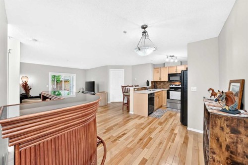 110-6315 Ranchview Drive Nw, Calgary, AB - Indoor Photo Showing Kitchen