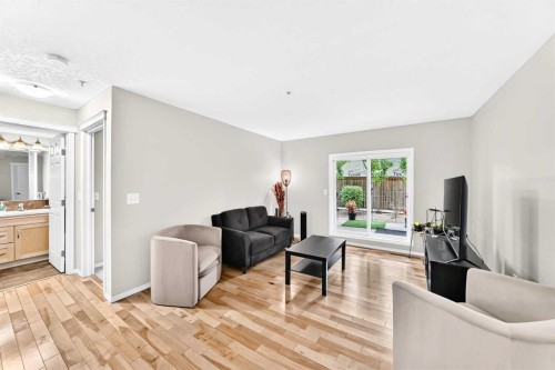 110-6315 Ranchview Drive Nw, Calgary, AB - Indoor Photo Showing Living Room