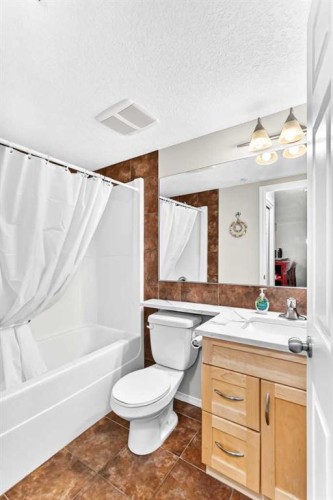 110-6315 Ranchview Drive Nw, Calgary, AB - Indoor Photo Showing Bathroom