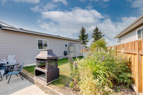 806 Beckner Crescent, Carstairs, AB - Outdoor