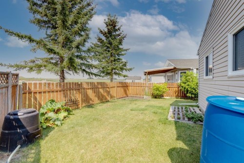 806 Beckner Crescent, Carstairs, AB - Outdoor
