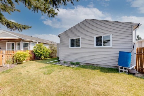 806 Beckner Crescent, Carstairs, AB - Outdoor