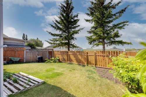 806 Beckner Crescent, Carstairs, AB - Outdoor