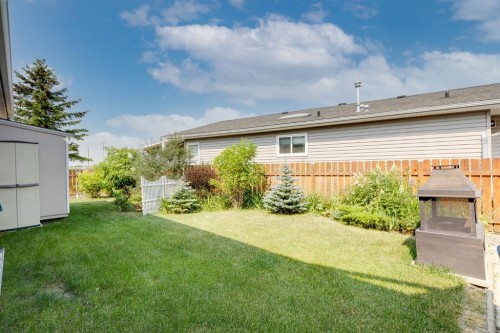 806 Beckner Crescent, Carstairs, AB - Outdoor