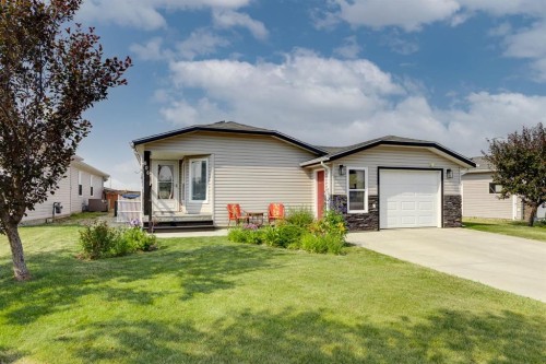 806 Beckner Crescent, Carstairs, AB - Outdoor
