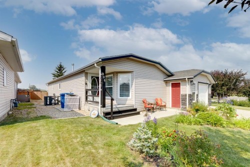 806 Beckner Crescent, Carstairs, AB - Outdoor