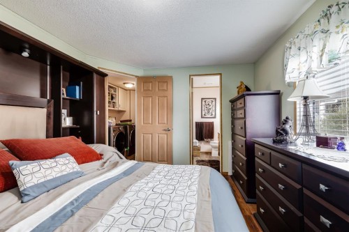 806 Beckner Crescent, Carstairs, AB - Indoor Photo Showing Bedroom