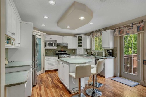 11 Tuscany Ridge Park Nw, Calgary, AB - Indoor Photo Showing Kitchen