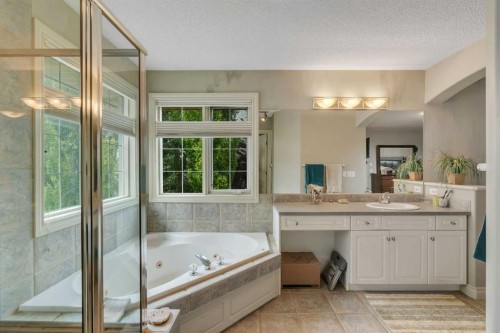 11 Tuscany Ridge Park Nw, Calgary, AB - Indoor Photo Showing Bathroom