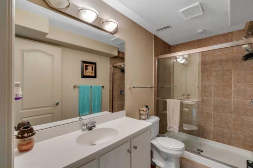 11 Tuscany Ridge Park Nw, Calgary, AB - Indoor Photo Showing Bathroom