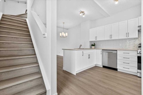 134 New Brighton Landing Se, Calgary, AB - Indoor Photo Showing Kitchen