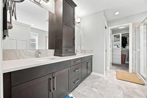 12 Masters Court Se, Calgary, AB - Indoor Photo Showing Bathroom