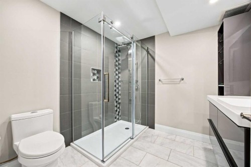 12 Masters Court Se, Calgary, AB - Indoor Photo Showing Bathroom