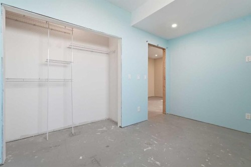 301 3Rd Street West, Standard, AB - Indoor Photo Showing Other Room