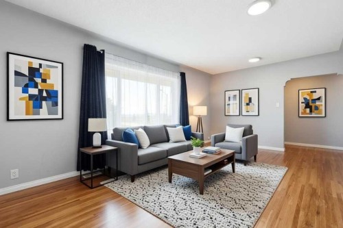 301 3Rd Street West, Standard, AB - Indoor Photo Showing Living Room