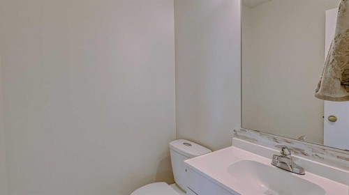 157 Harvest Gold Heights Ne, Calgary, AB - Indoor Photo Showing Bathroom