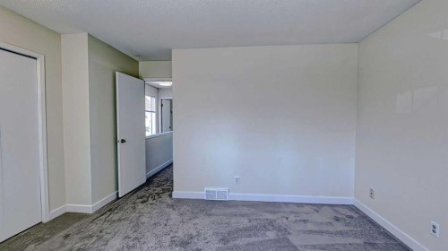 157 Harvest Gold Heights Ne, Calgary, AB - Indoor Photo Showing Other Room