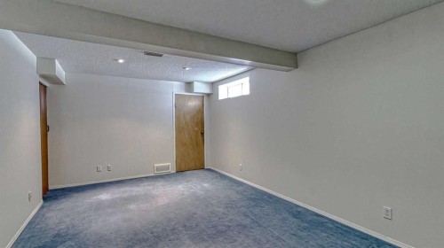 157 Harvest Gold Heights Ne, Calgary, AB - Indoor Photo Showing Other Room