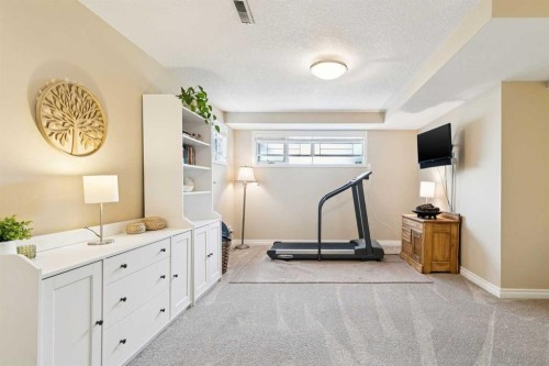 2213 27 Avenue Sw, Calgary, AB - Indoor
