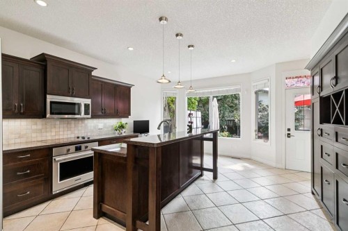 2213 27 Avenue Sw, Calgary, AB - Indoor Photo Showing Kitchen With Upgraded Kitchen