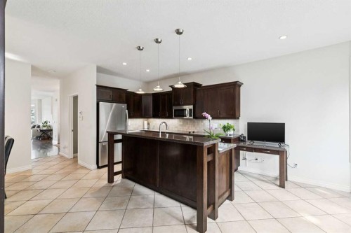 2213 27 Avenue Sw, Calgary, AB - Indoor Photo Showing Kitchen