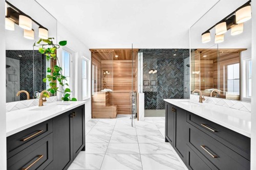 24 Emerson Crescent, Okotoks, AB - Indoor Photo Showing Bathroom