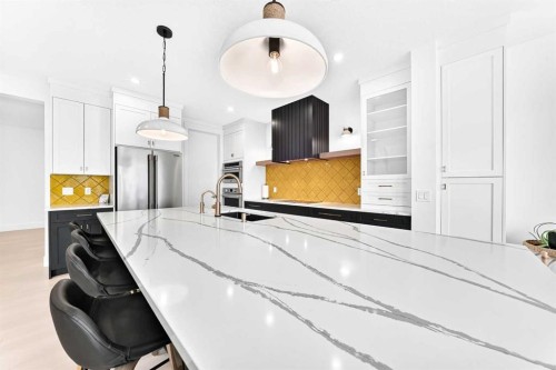 24 Emerson Crescent, Okotoks, AB - Indoor Photo Showing Kitchen