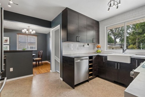 91 Winslow Crescent Sw, Calgary, AB - Indoor Photo Showing Kitchen